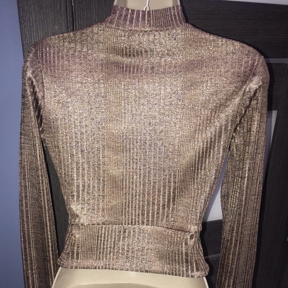 Guess Gold Metallic Crop Top - Picture 4 of 4
